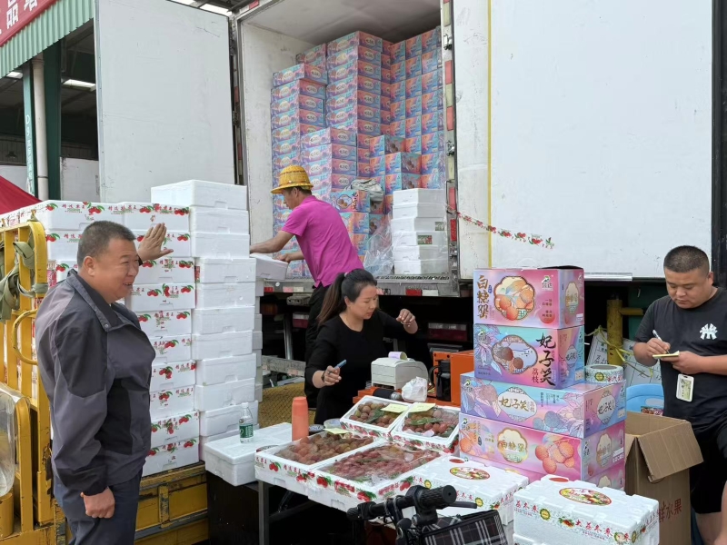 品牌促销节，荔枝采购热——朝阳水果市场荔枝销售走入高峰
